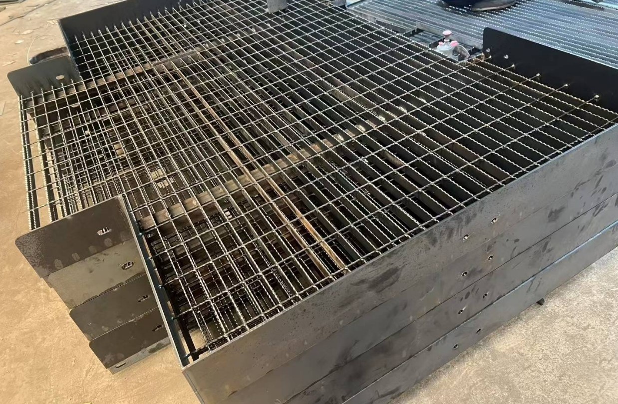 Heavy-Duty Steel Grating for Wind Power Platforms Heavy-Duty Steel Grating for Wind Power Platforms